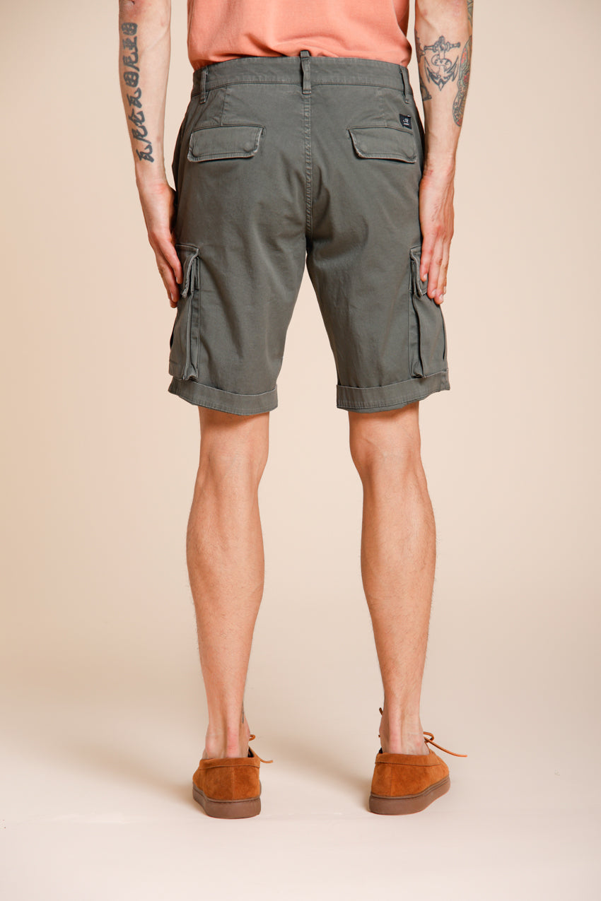 Chile Bermuda Cargo Herren aus Stretch-Satin slim fit ①