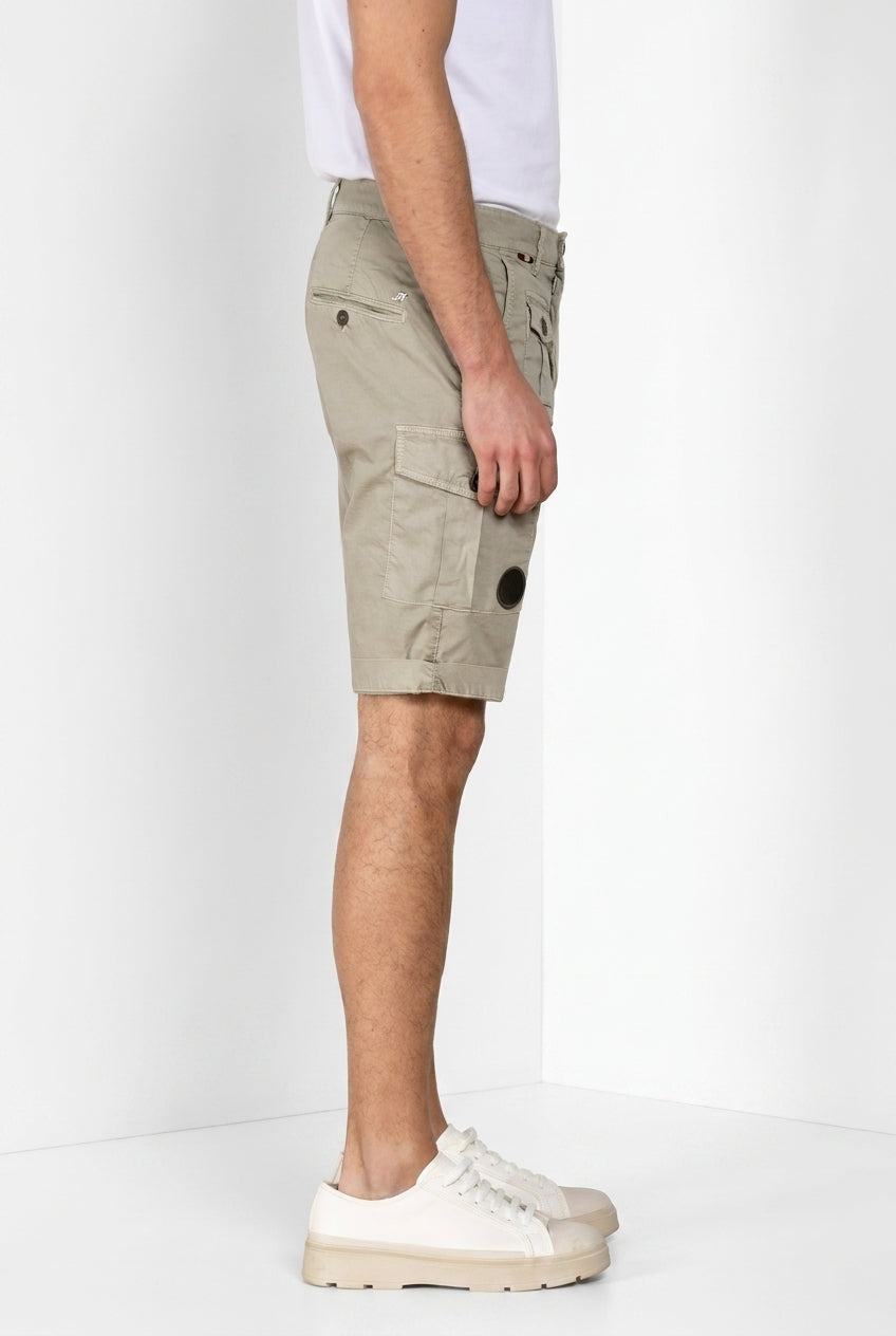 George Coolpocket Bermuda Cargo Herren aus Stretch-Gabardine Logo Edition carrot fit ①