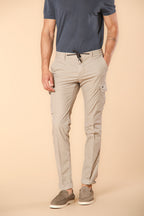 Immagine 1 di Chile Jogger pantalone cargo uomo in tela paracadute extra slim fit colore beige chiaro di Mason's