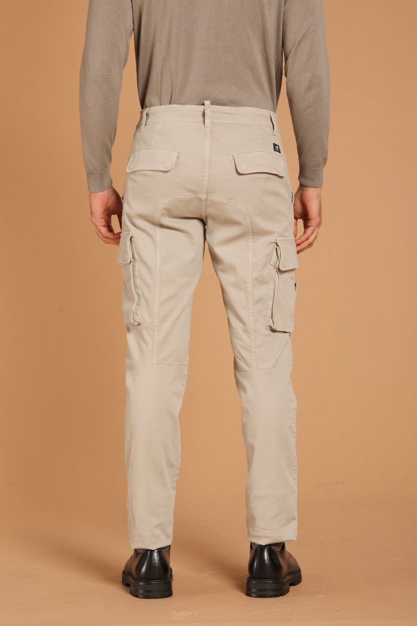 Chile Herren Cargohose aus Gabardine extra slim Fit ①