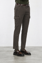 Chile Cargo-Hose für Herren aus Stretch-Gabardine mit extra slim fit ①

