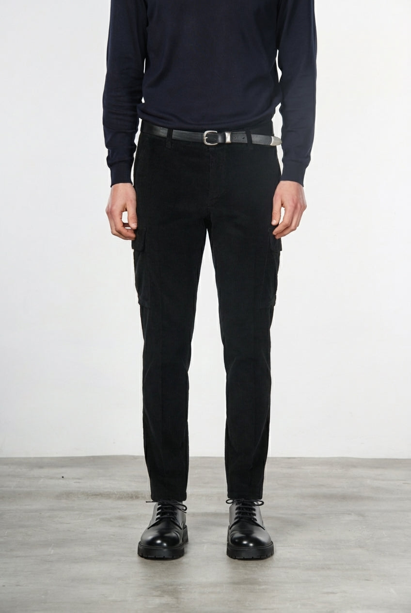 Chile Herren-Cargohose aus 500-Rippen-Samt mit extra slim fit ①