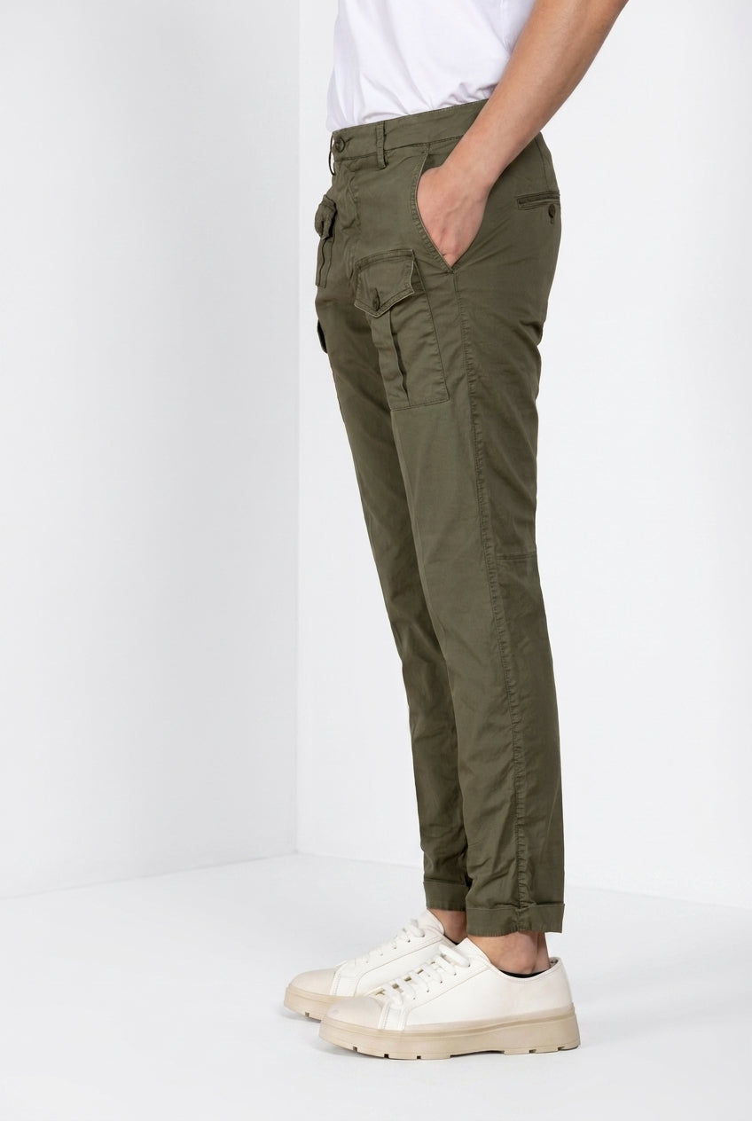 George Coolpocket Pantalone Cargo Mann aus leichtem Stretch-Twill Logo Edition carrot fit ①