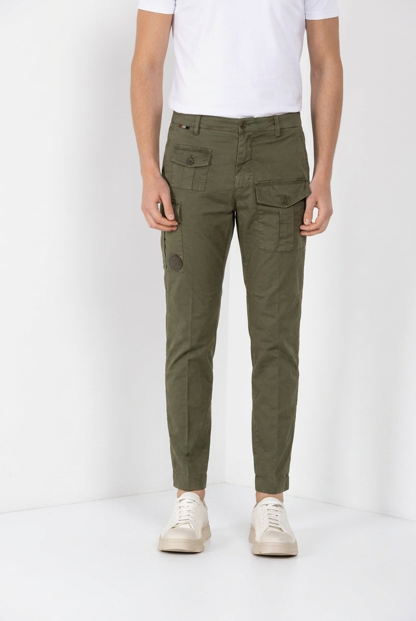 George Coolpocket Pantalone Cargo Mann aus leichtem Stretch-Twill Logo Edition carrot fit ①