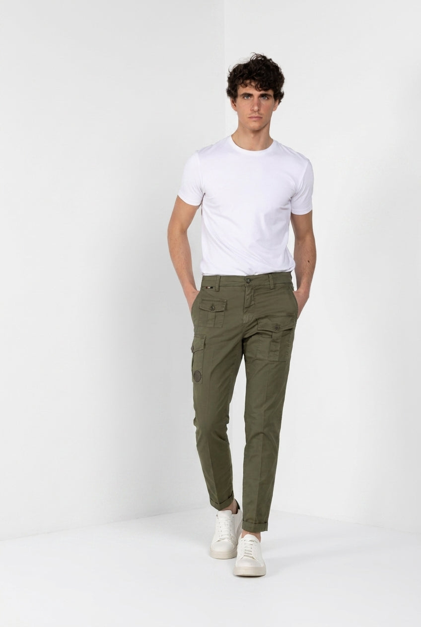 George Coolpocket Pantalone Cargo Mann aus leichtem Stretch-Twill Logo Edition carrot fit ①