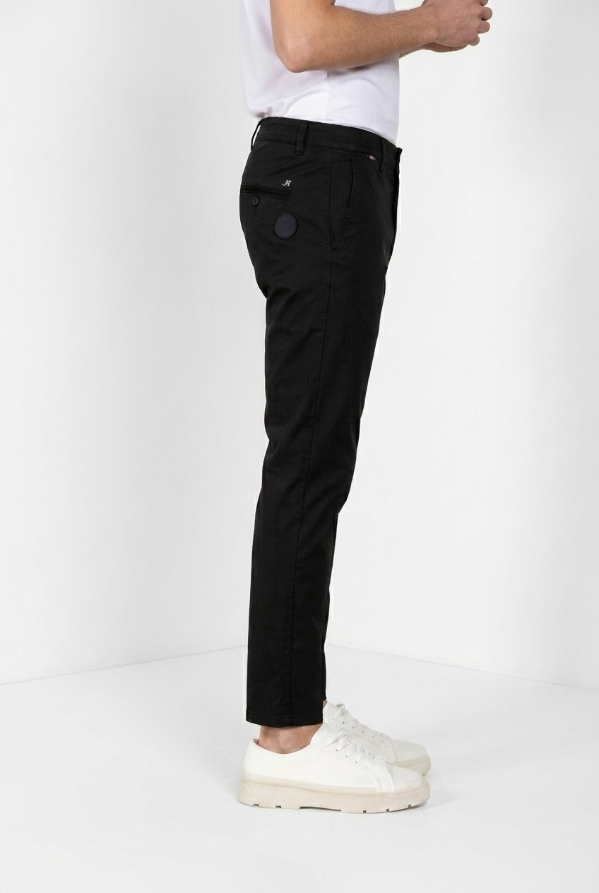 John Coolkhinos pantalone chino uomo in raso stretch Logo Edition carrot fit ①
