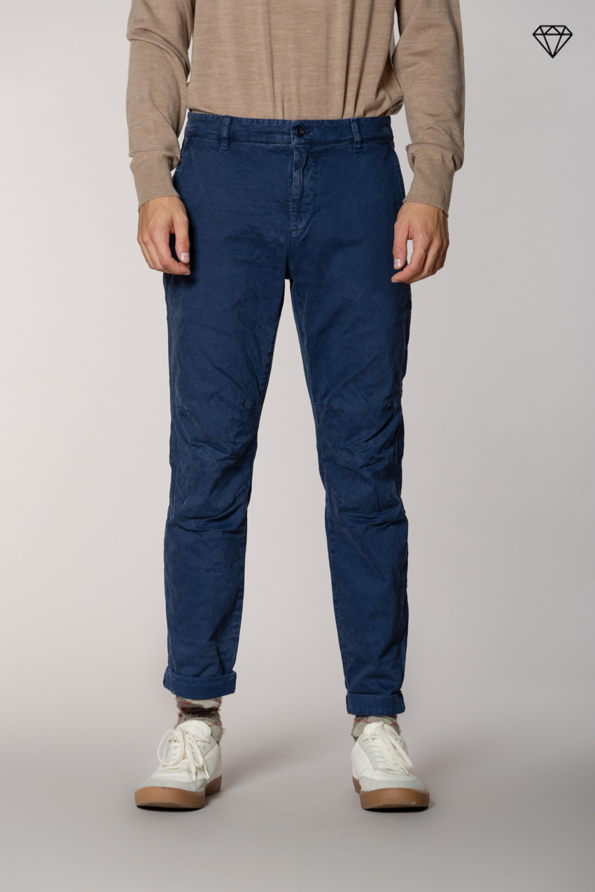 John Coolkhinos pantalone chino uomo in gabardina logo edition carrot fit ①