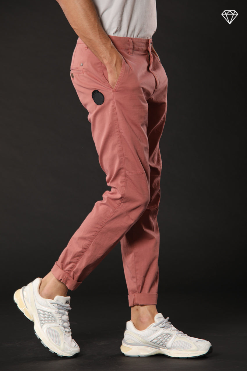 John Coolkhinos pantalone chino uomo in raso stretch logo edition carrot fit ①