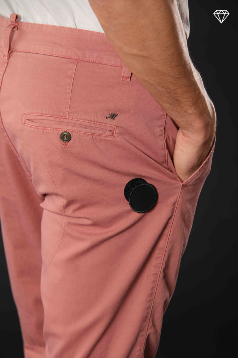 John Coolkhinos pantalone chino uomo in raso stretch logo edition carrot fit ①