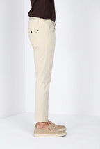 Osaka 1 Pince pantalone chino uomo in gabardina stretch carrot fit