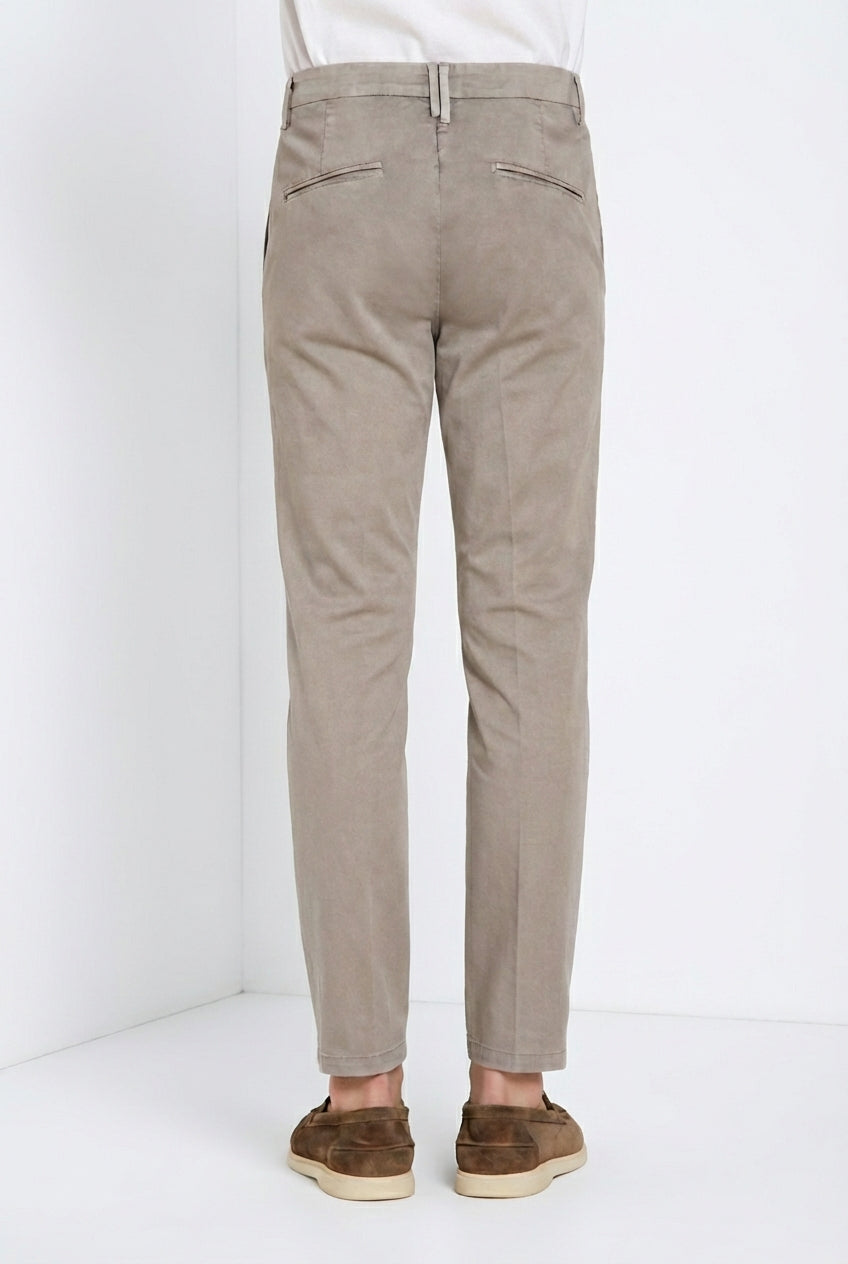 Osaka 1 Pince Delamere Hose Chino Herren aus Stretch-Gabardine carrot fit