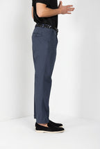Pinces Hose Chino Mann aus Stretch Gabardine relaxed fit