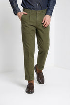 Pinces Herren-Chinohose aus Gabardine relaxed fit
