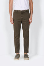 Madison M74 Hose Chino Herren aus leichtem Stretch-Twill carrot fit