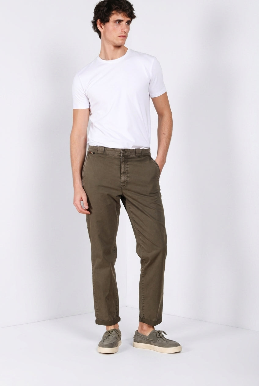 Madison M74 Hose Chino Herren aus leichtem Stretch-Twill carrot fit