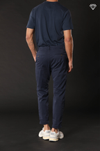 John Coolkhinos pantalone chino uomo in raso stretch logo edition carrot fit ①