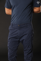 John Coolkhinos pantalone chino uomo in raso stretch logo edition carrot fit ①