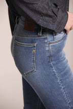 Foto 2 Olivia pantalone 5 tasche donna in denim stretch con fondo a trombetta slim fit