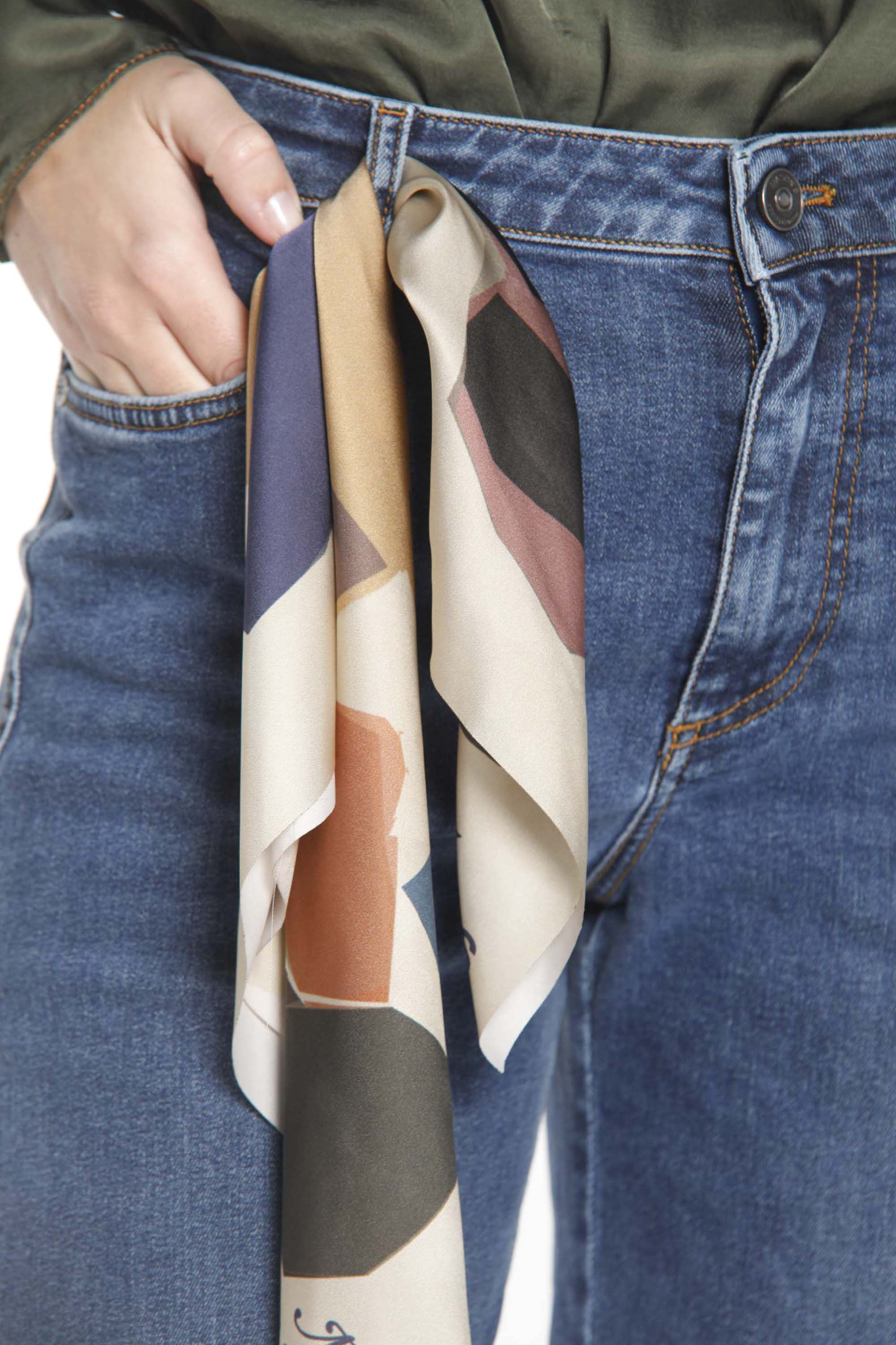 Bild 2 Damenjeans mit 5 Taschen aus Stretch-Denim-Material NavyBlau Modell Samantha von Mason's