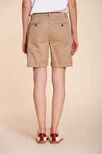 Bermuda cargo donna Chile Mason's beige medio in twill slim fit, vista laterale su modella SS26
