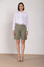 Dettaglio gamba bermuda chino donna Brigitte Mason's salvia in cotone SS26