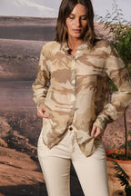 Delhi camicia donna a manica lunga in mussola con stampa camouflage