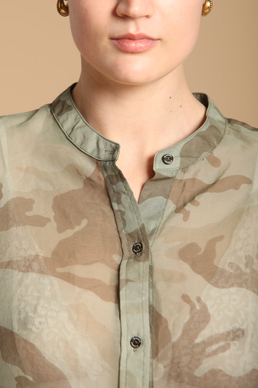 Delhi camicia donna a manica lunga in mussola con stampa camouflage