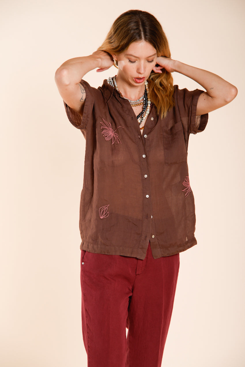 Livia Hemd Damen kurzärmlig aus Ramie Blumenstickerei