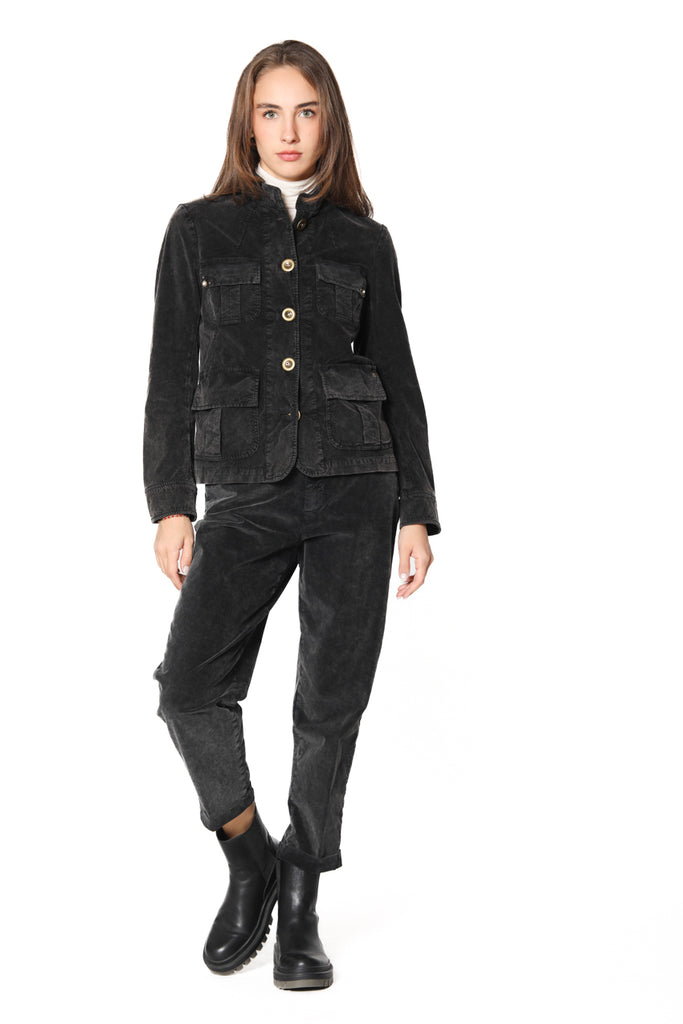 Bild 2 einer Damenjacke aus schwarzem Samt mit 1000 Streifen Modell Karen von Mason's