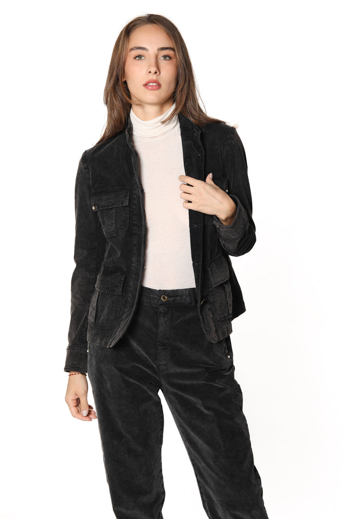 Bild 3 einer Damenjacke aus schwarzem Samt mit 1000 Streifen Modell Karen von Mason's
