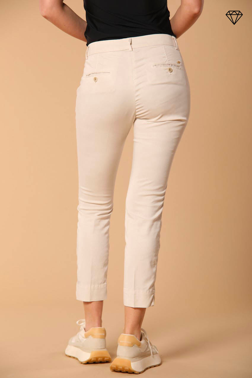 Immagine 3 pantalone chino donna in twill modello Jaqueline Curvie curvy fit