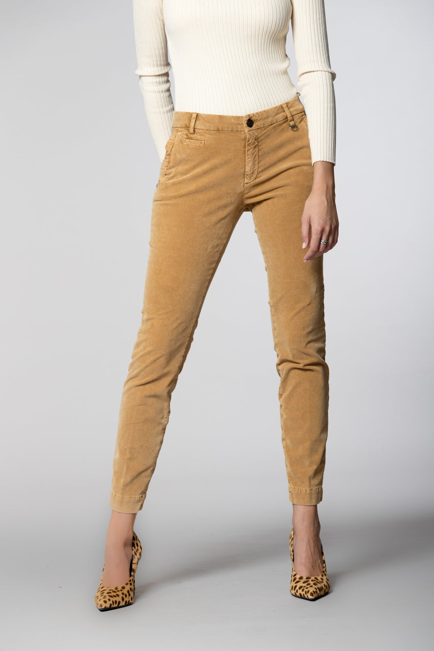 Jaqueline Archivio pantaloni chino donna in velluto 1000 righe slim fit