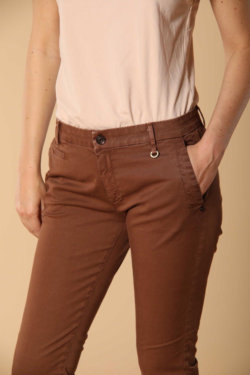 Jaqueline Archivio pantalone chino donna in gabardina slim fit