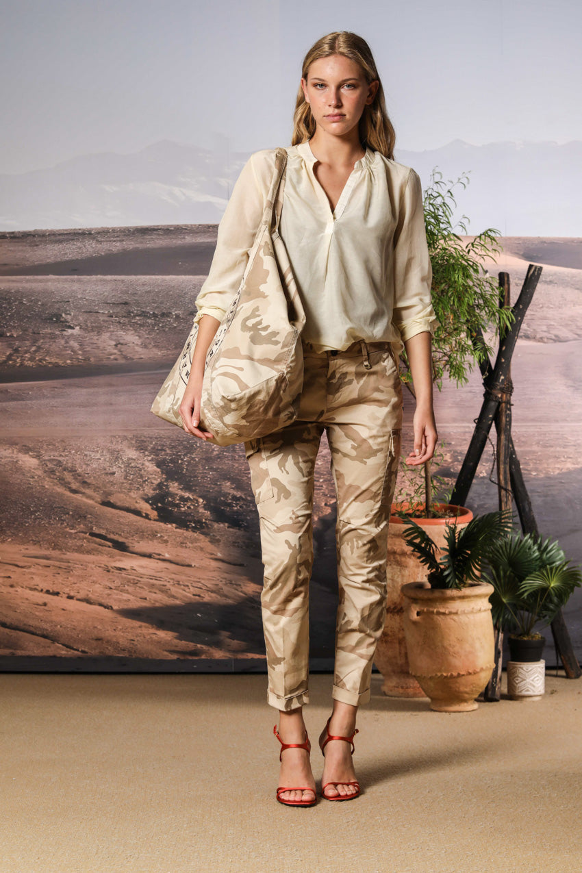 Chile City pantalone cargo donna in raso con stampa camouflage slim fit