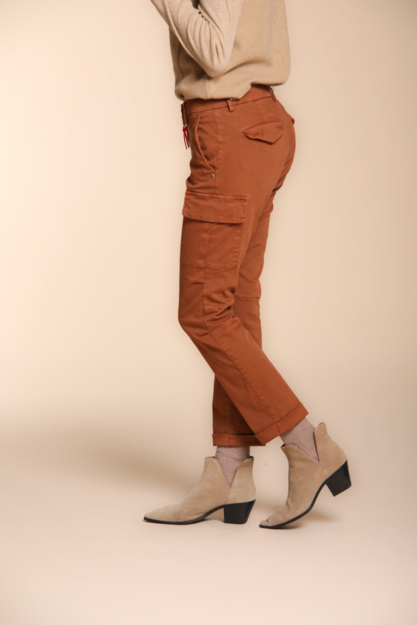 Foto 4 Chile City pantalone cargo donna in raso slim fit