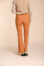 Foto 6 Milano Flare pantalone chino donna in raso slim fit