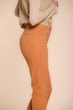 Foto 3 Milano Flare pantalone chino donna in raso slim fit