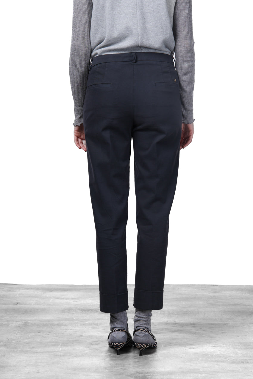 New York Carrot Chinohose für Damen aus Satin mit carrot fit ①