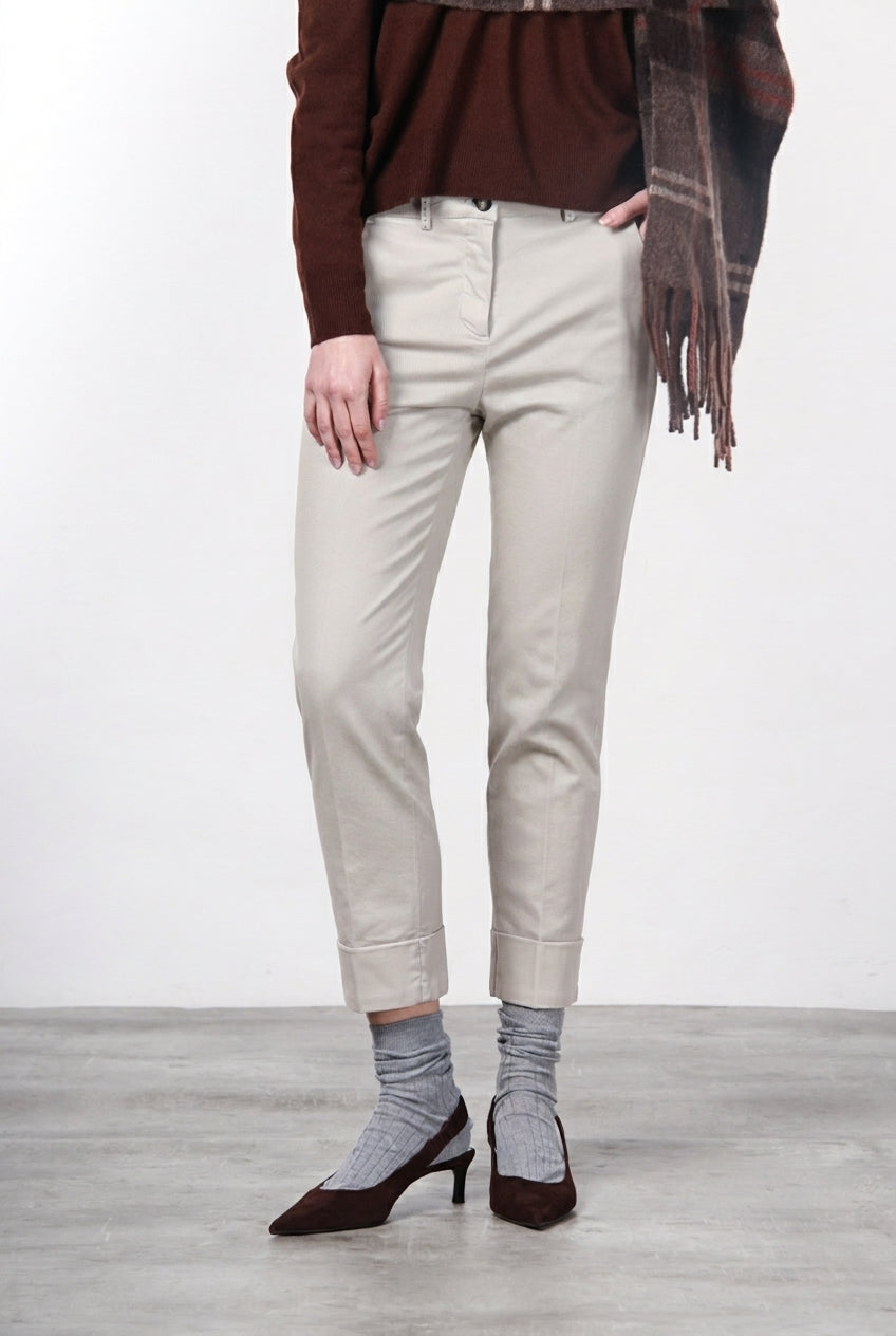 New York Carrot pantalone chino donna in gabardina cotone e lana carrot fit ①