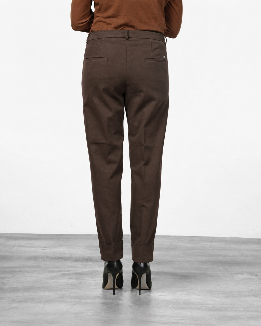 New York Carrot pantalone chino donna in gabardina cotone e lana carrot fit ①