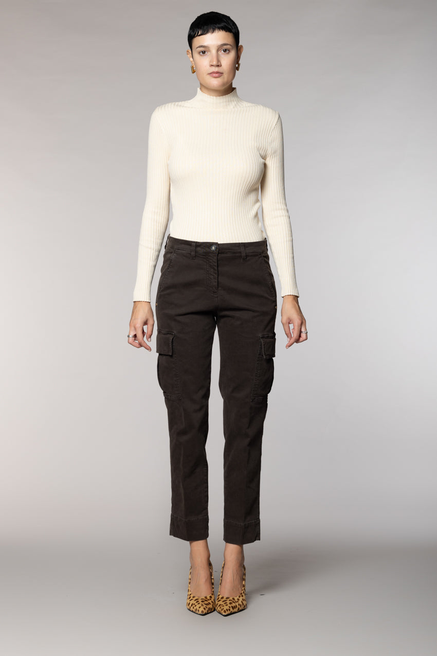 Marlene Cargo pantalone cargo donna in gabardina carrot fit