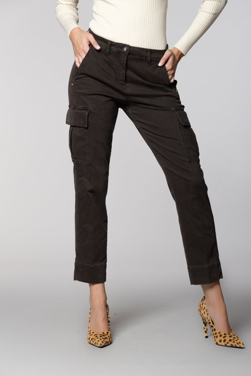 Marlene Cargo pantalone cargo donna in gabardina carrot fit