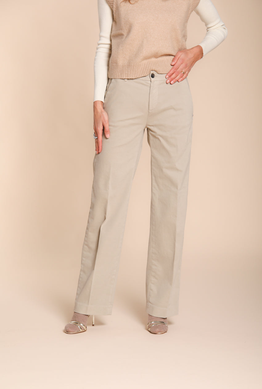 Foto 1 New York Straight pantalone chino donna in gabardina straight fit