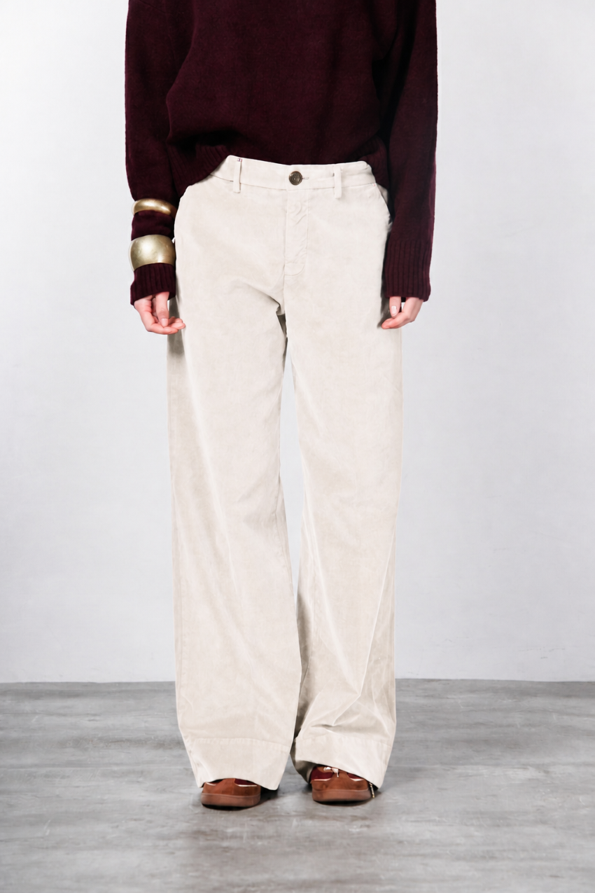 New York Studio Chinohose für Damen aus glattem Samt mit straight fit