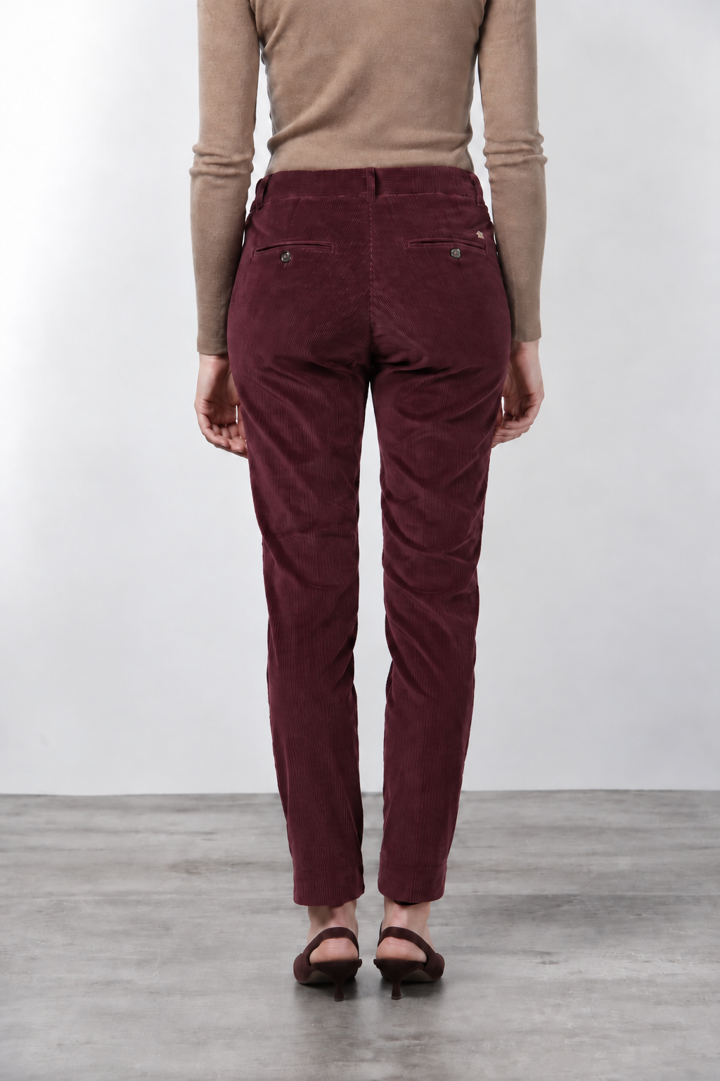 New York Slim pantalone chino donna in velluto a costa grande slim fit ①