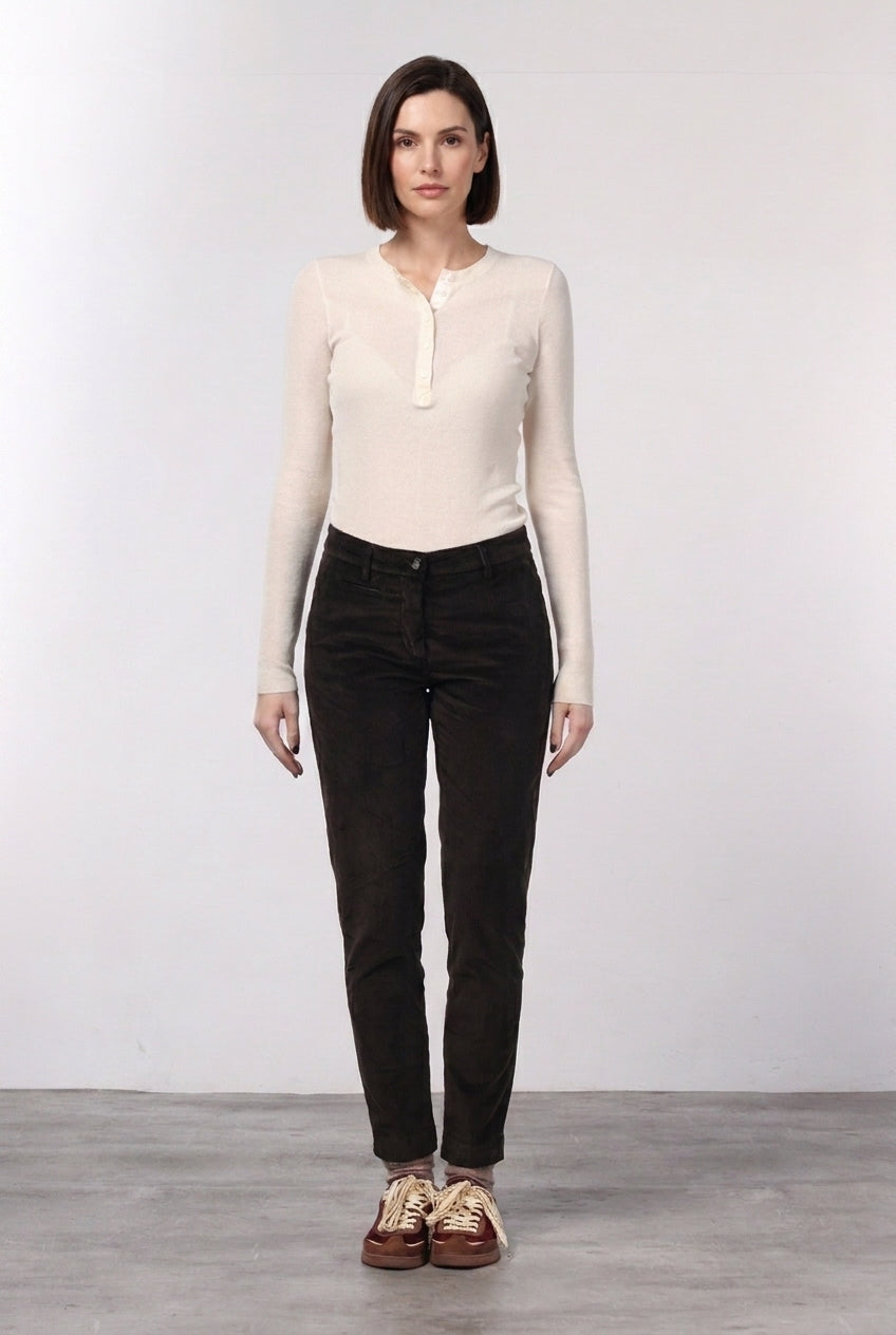 New York Slim pantalone chino donna in velluto a costa grande slim fit ①