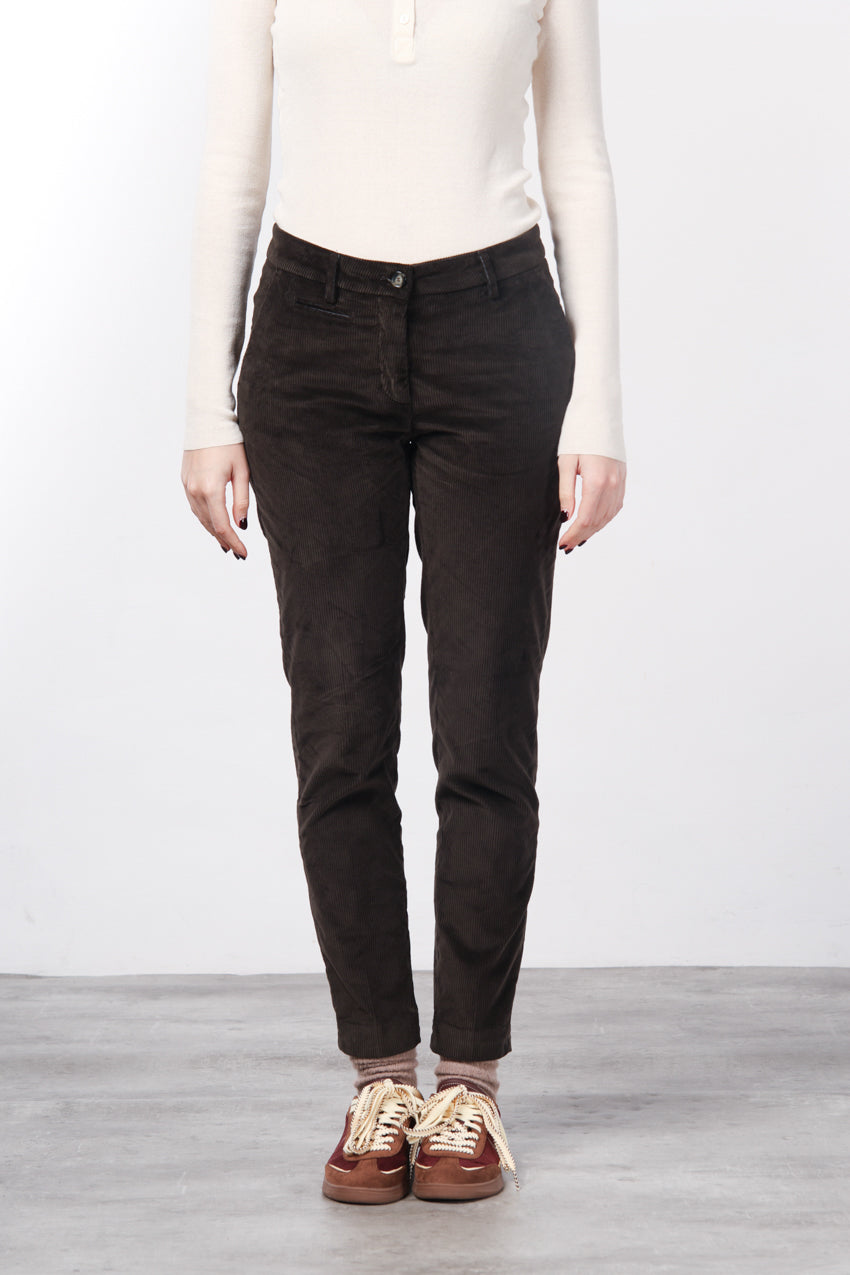 New York Slim Damen-Chinohose aus Breitcord, Slim Fit ①