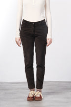 New York Slim Damen-Chinohose aus Breitcord, Slim Fit ①