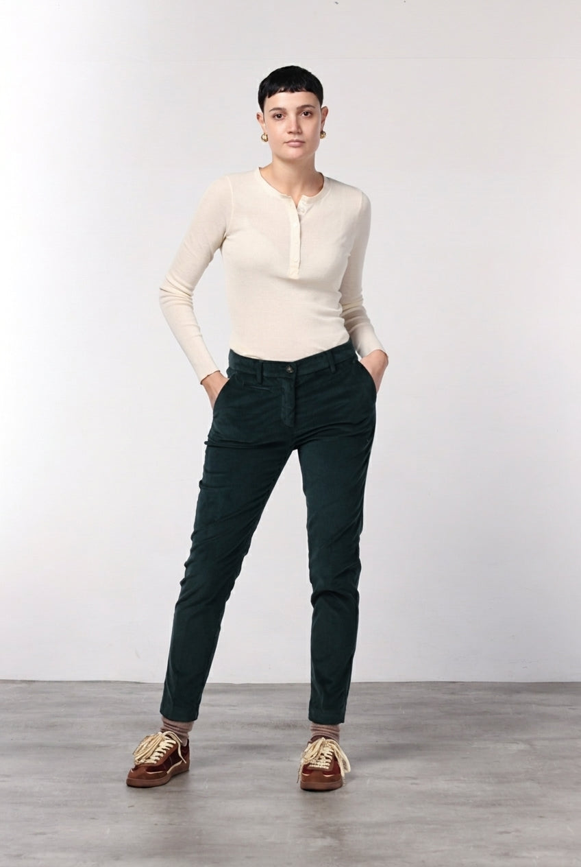 New York Slim pantalone chino donna in velluto a costa grande slim fit ①