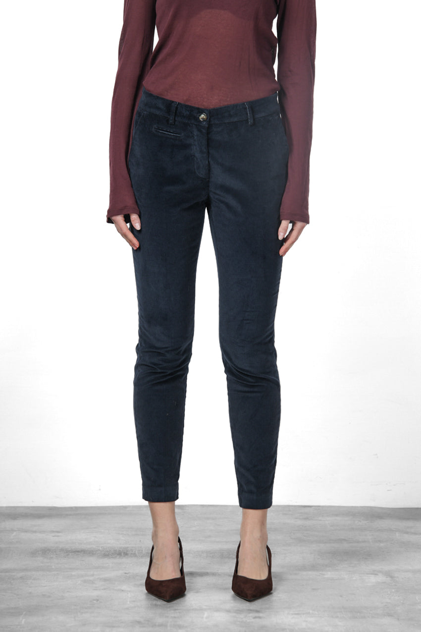 New York Slim Damen-Chinohose aus Breitcord, Slim Fit ①